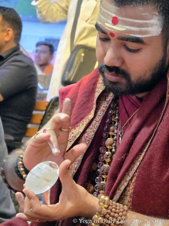 3.5. mm swami avatar puriji puja shree kashi vishwanath templa uttarkashi wm